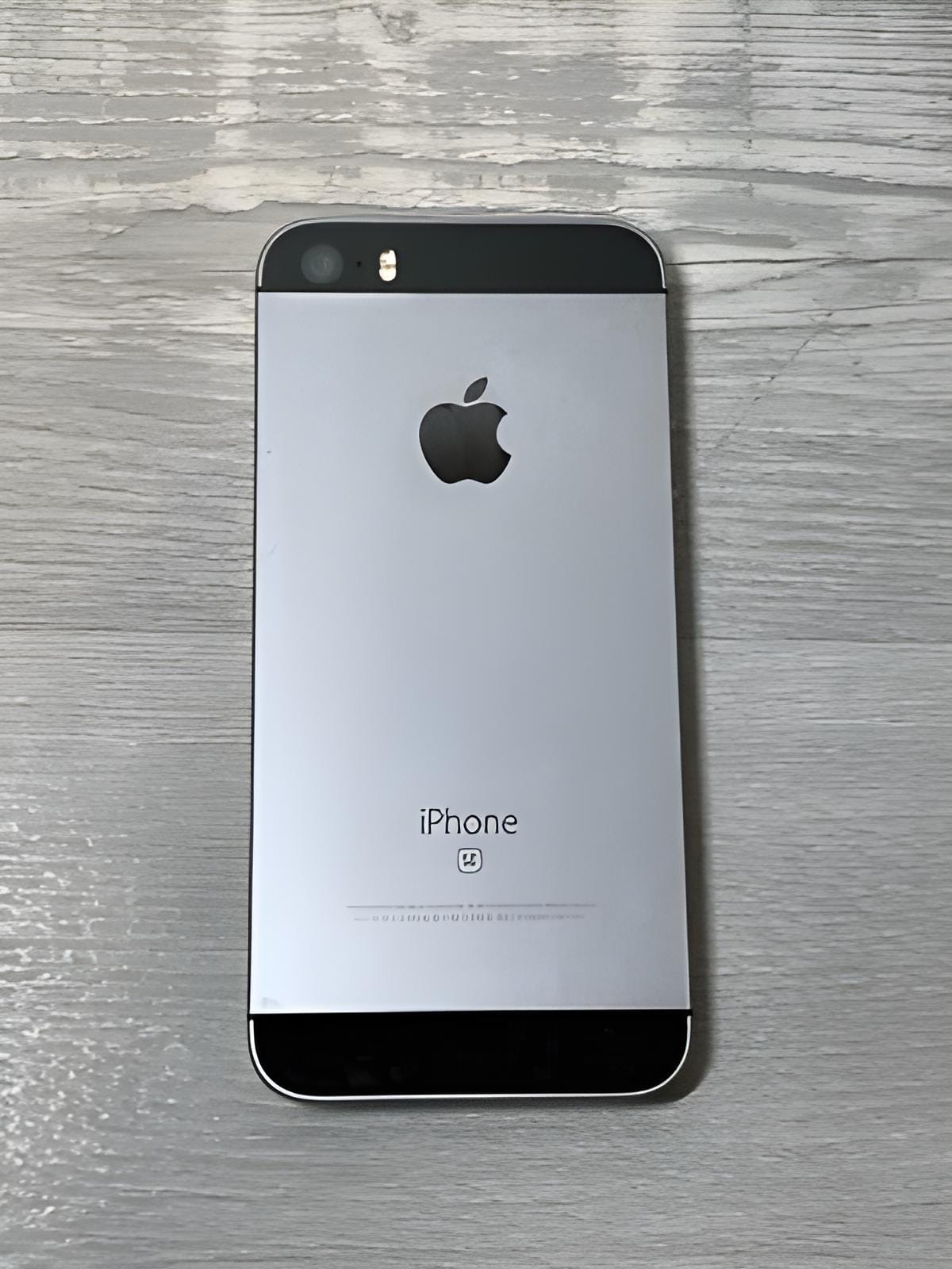 I Phone SE Used Like New LLA